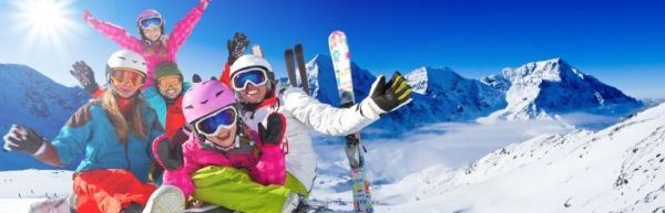 Family Skiing 